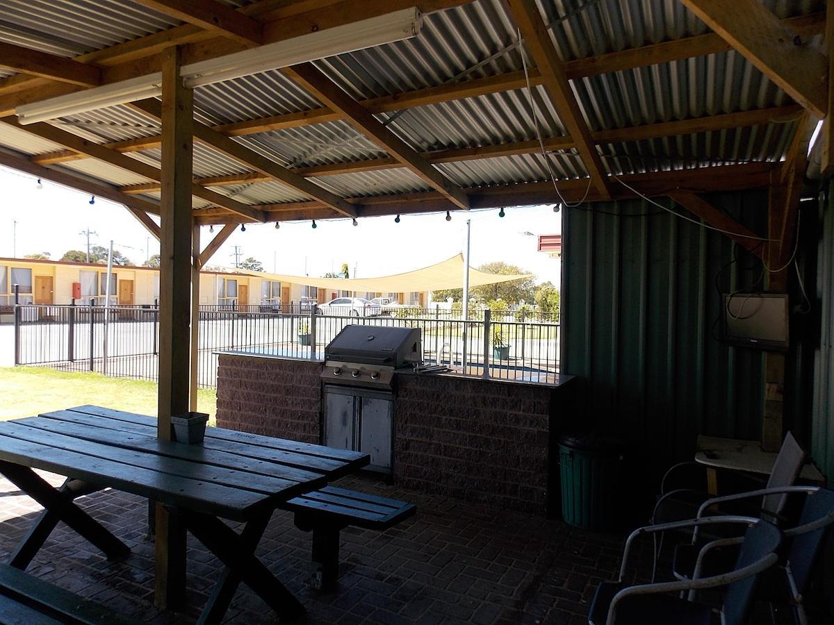 Heywood Motor Inn Exterior photo